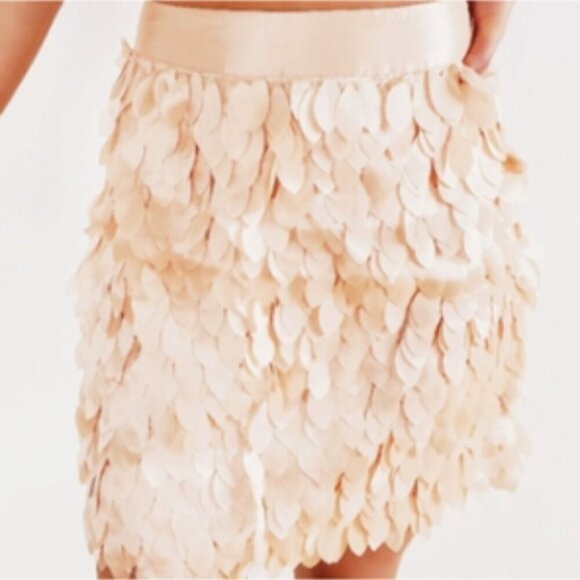 KARDASHIAN Peach Shimmer Petal Fringe Mini Skirt XS - Picture 1 of 12